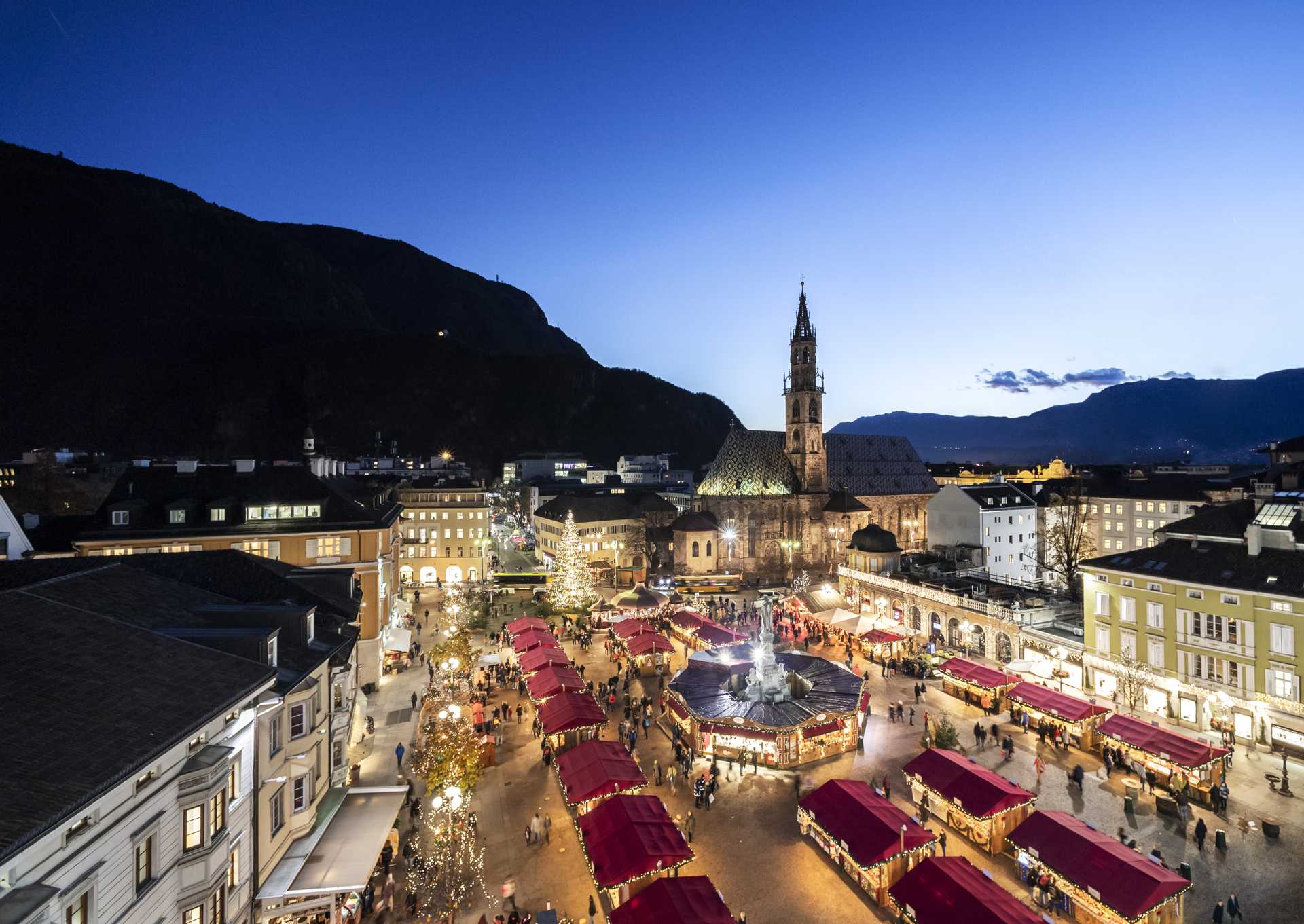 Mercatino di Natale in Piazza Walther a Bolzano
