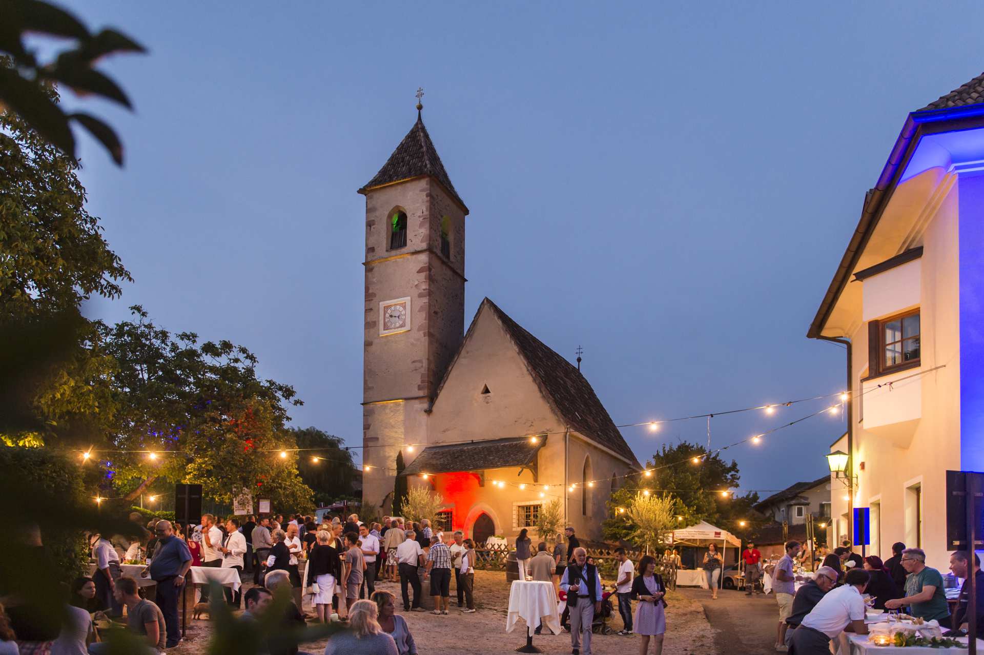 Wine event at the church in Monticolo