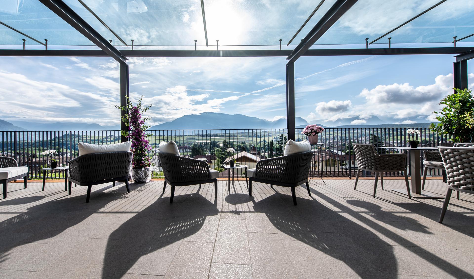 Lounge Eingangsbereich mit Panorama-Aussicht