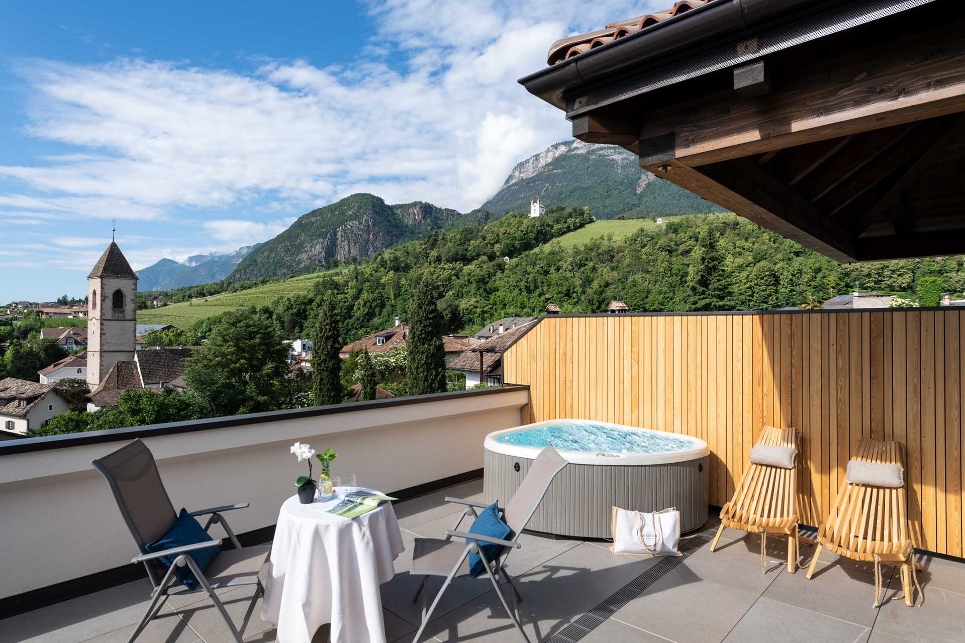 Junior Suite "Morgenduft" - Terrace with private whirlpool