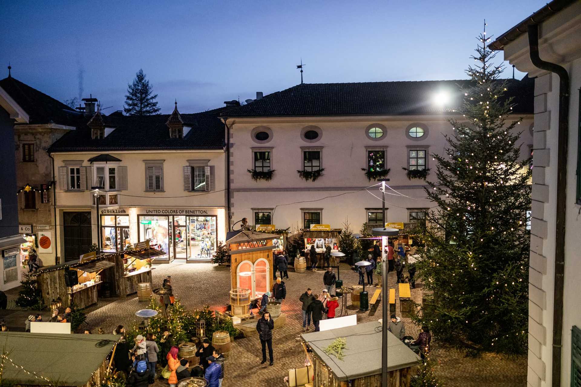 Weihnachtsmarkt in St. Michael / Eppan von oben