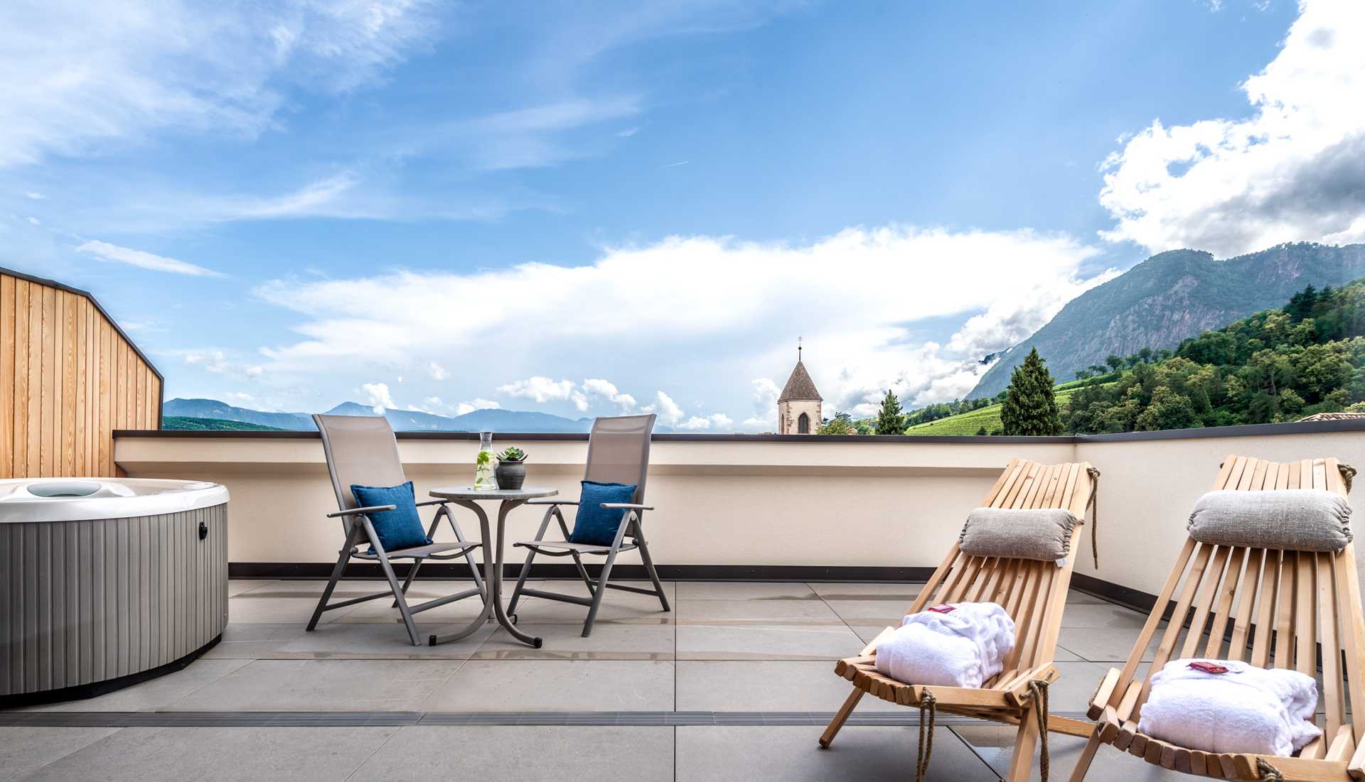 Aussicht von der Terrasse der Penthouse Suite "Graf"