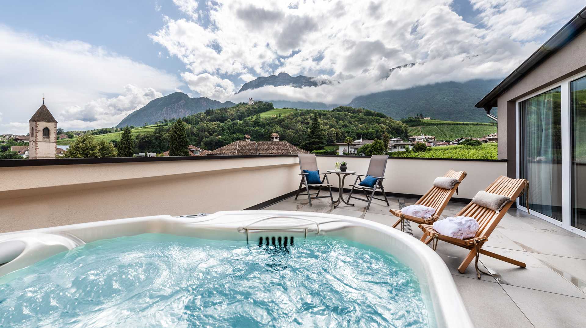 Penthouse Suite Graf - vasca idromassaggio privata con vista